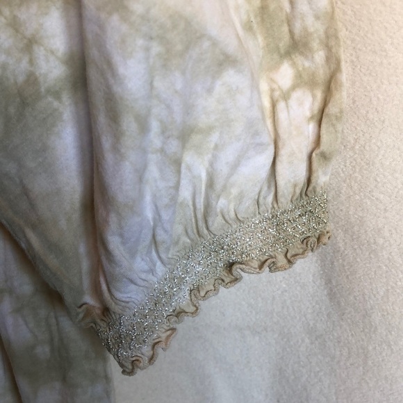 Dress Barn - cute boho style top green and white tie dye, scoop neck with tie - Picture 3 of 9